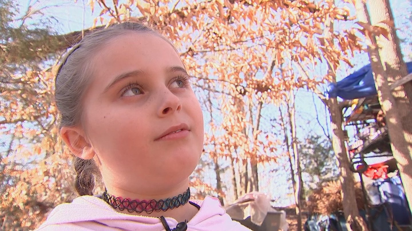 Only on 9: 8-year-old girl helps saves mother’s life after dog attack