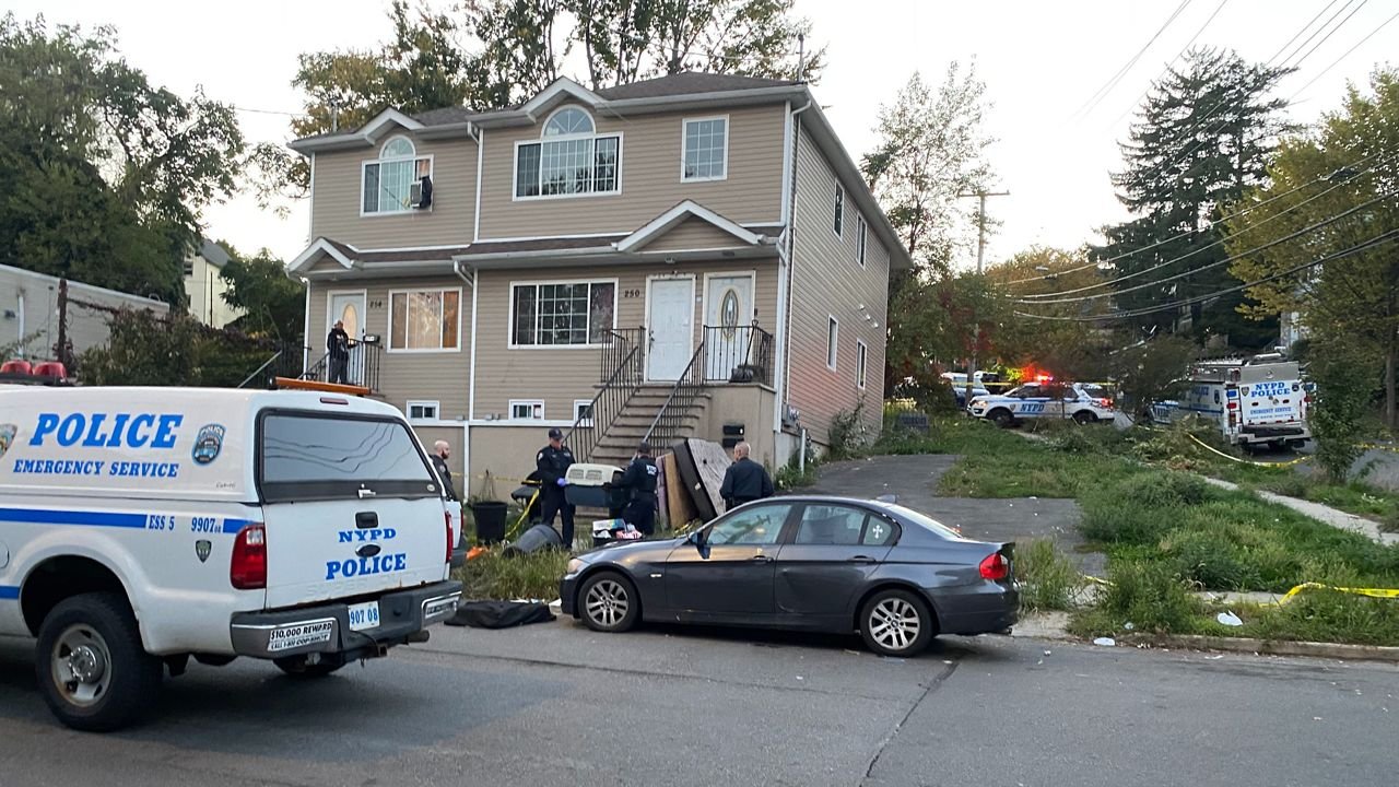 People attacked on Staten Island by pit bulls